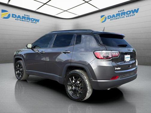 Granite Crystal Metallic Clearcoat 2023 Jeep Compass Latitude