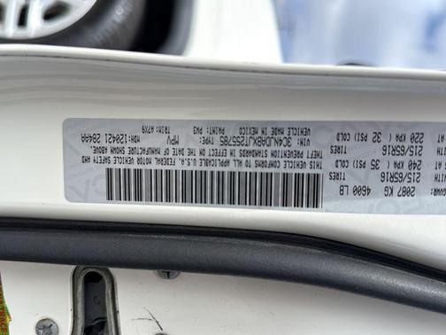 White Clearcoat 2018 Jeep Compass Sport