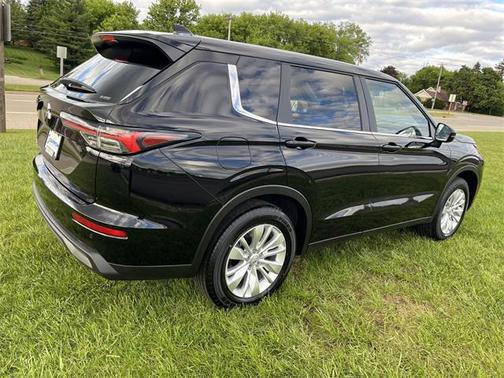 2025 Mitsubishi Outlander ES 2.5 S-AWC