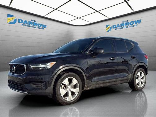 2022 Volvo XC40 T5 Momentum