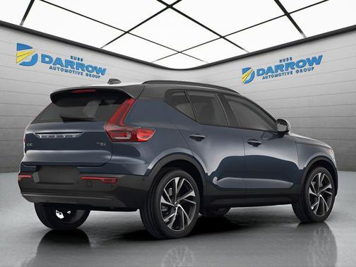 Dark Blue 2022 Volvo XC40 T5 Momentum