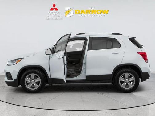 Summit White 2019 Chevrolet Trax LT