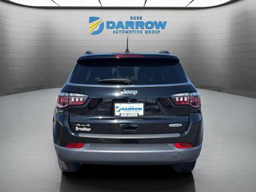 Diamond Black Crystal Pearlcoat 2021 Jeep Compass Latitude