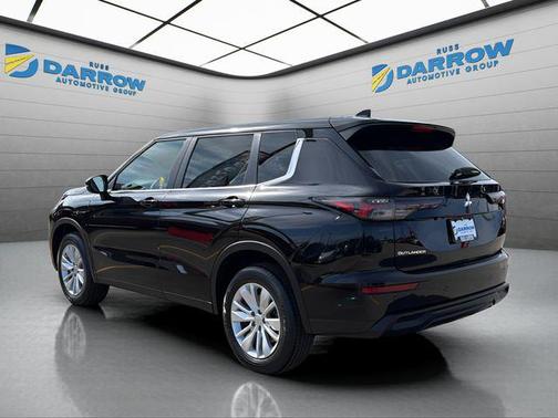 Black 2026 Mitsubishi Outlander ES 2.5 2WD