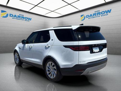 Fuji White 2024 Land Rover Discovery P300 S