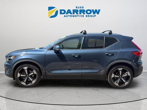 Denim Blue Metallic 2021 Volvo XC40 T5 Momentum