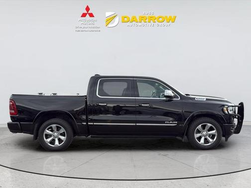 Diamond Black Crystal Pearlcoat 2022 RAM 1500 Limited