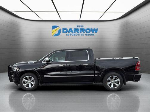 Diamond Black Crystal Pearlcoat 2022 RAM 1500 Limited