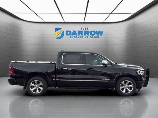Diamond Black Crystal Pearlcoat 2022 RAM 1500 Limited