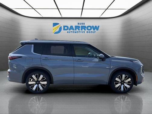 Moonstone Gray Metallic 2026 Mitsubishi Outlander SEL 2.5 S-AWC