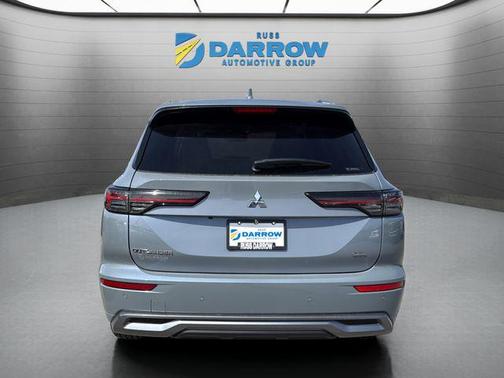 Moonstone Gray Metallic 2026 Mitsubishi Outlander SEL 2.5 S-AWC