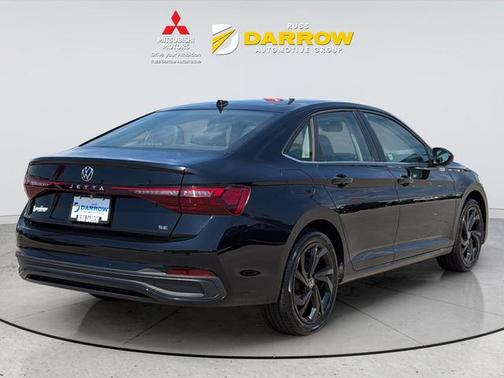 Deep Black Pearl 2025 Volkswagen Jetta 1.5T SE