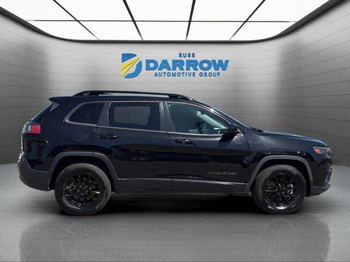 Diamond Black Crystal Pearlcoat 2023 Jeep Cherokee Altitude