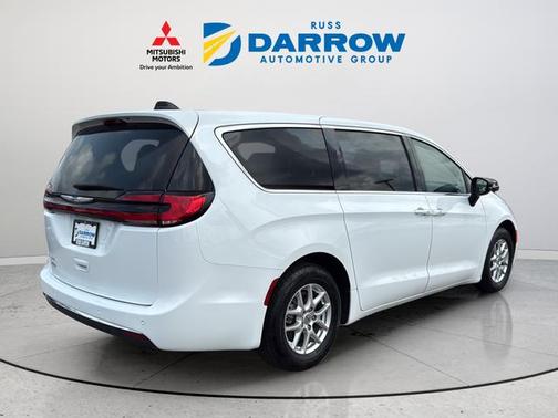 Bright White Clearcoat 2024 Chrysler Pacifica Touring L
