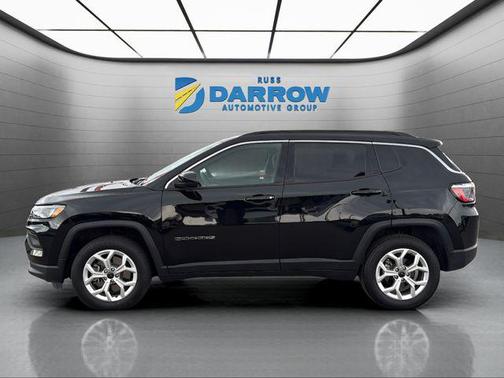 Diamond Black Crystal Pearlcoat 2025 Jeep Compass Latitude