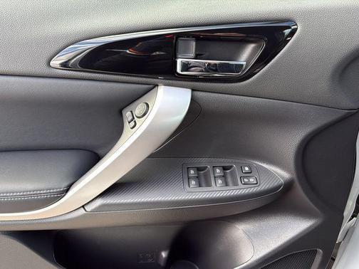 White Diamond 2026 Mitsubishi Eclipse Cross SEL