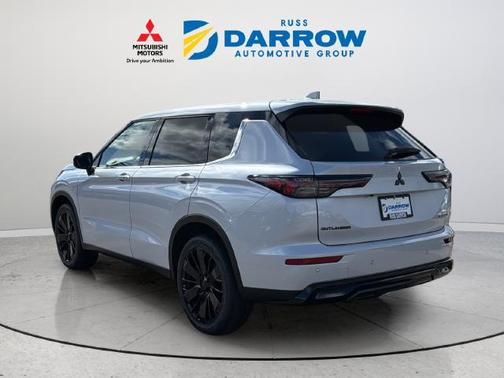 White Diamond 2026 Mitsubishi Outlander LE S-AWC