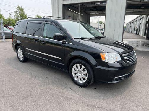 2013 Chrysler Town & Country Touring