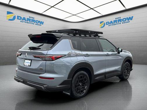 Moonstone Gray Metallic/Black Roof 2026 Mitsubishi Outlander Trail Edition 2.5 S-AWC
