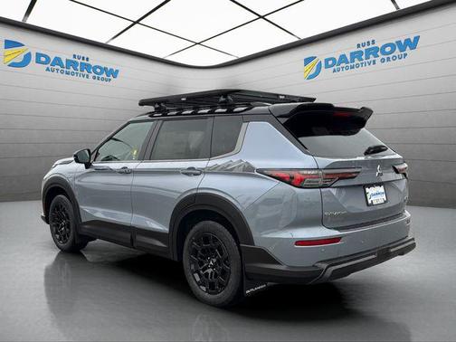 Moonstone Gray Metallic/Black Roof 2026 Mitsubishi Outlander Trail Edition 2.5 S-AWC