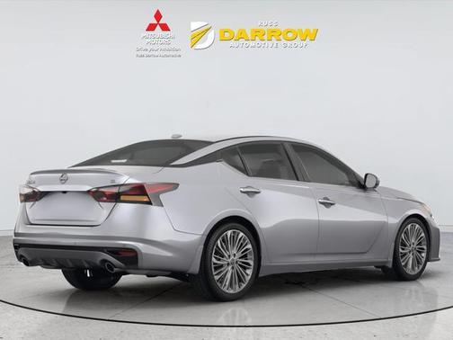 Brilliant Silver Metallic 2023 Nissan Altima 2.5 SV