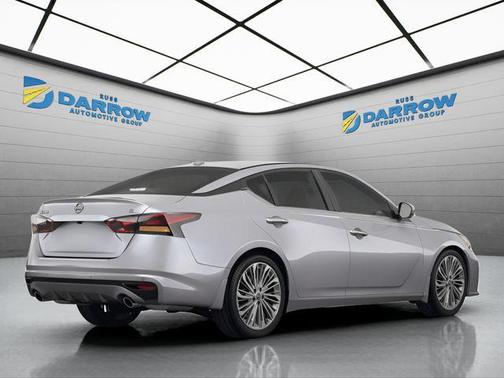 Brilliant Silver Metallic 2023 Nissan Altima 2.5 SV