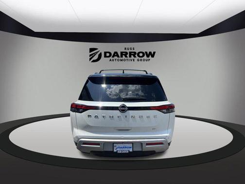 2022 Nissan Pathfinder SL 2WD