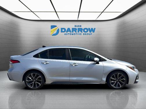 Classic Silver Metallic w/Black Sand Pearl Roof 2022 Toyota Corolla SE