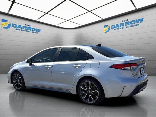 Classic Silver Metallic w/Black Sand Pearl Roof 2022 Toyota Corolla SE