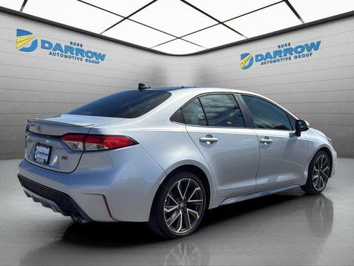 Classic Silver Metallic w/Black Sand Pearl Roof 2022 Toyota Corolla SE