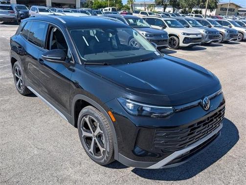 2026 Volkswagen Tiguan 2.0T SE