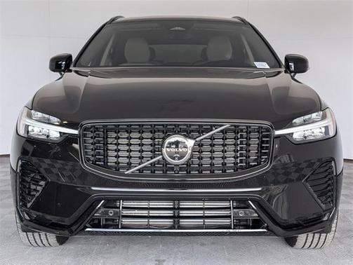 2025 Volvo XC60 Plug-In Hybrid T8 Plus