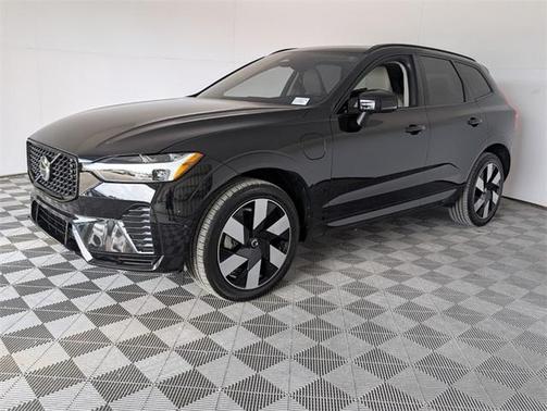 2025 Volvo XC60 Plug-In Hybrid T8 Plus