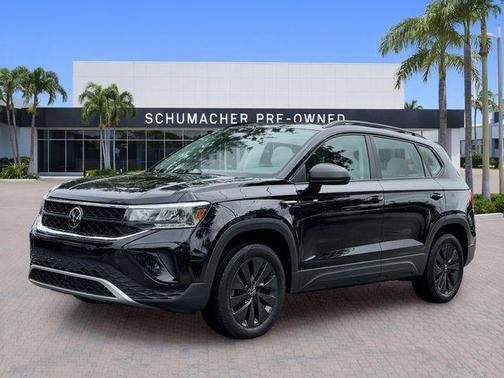 Deep Black Pearl Effect 2024 Volkswagen Taos 1.5T S
