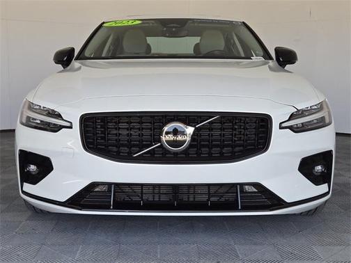 2023 Volvo S60 B5 Core Dark Theme