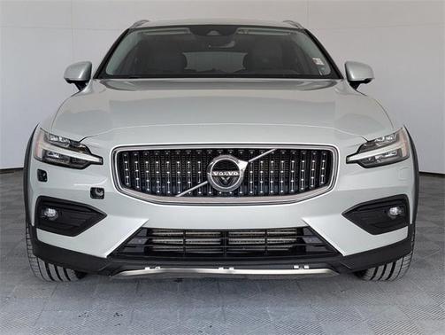 2020 Volvo V60 Cross Country T5