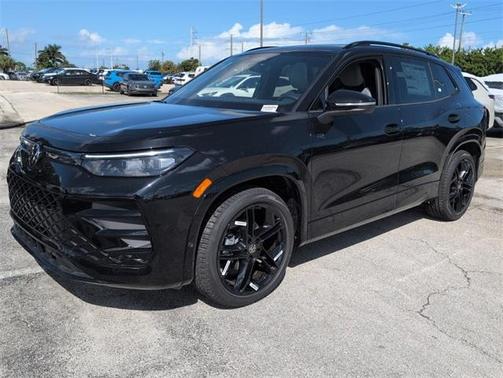 2026 Volkswagen Tiguan 2.0T SE R-Line Black