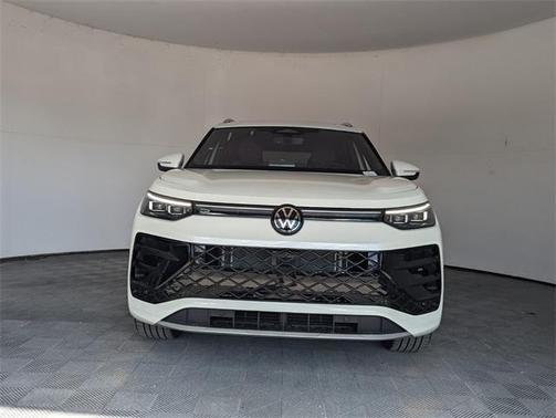 2026 Volkswagen Tiguan 2.0T SEL R-Line