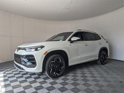 2026 Volkswagen Tiguan 2.0T SEL R-Line