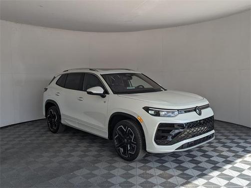 2026 Volkswagen Tiguan 2.0T SEL R-Line