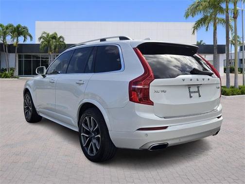 2019 Volvo XC90 T6 Momentum