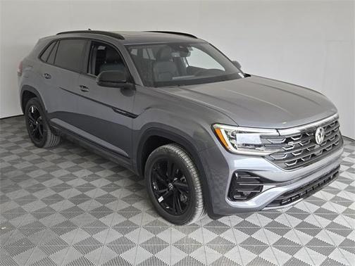 2025 Volkswagen Atlas Cross Sport 2.0T SEL R-Line Black