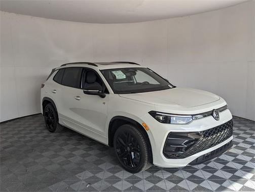 2025 Volkswagen Tiguan 2.0T SE R-Line Black