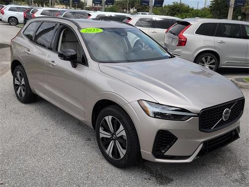 2025 Volvo XC60 Plug-In Hybrid T8 Core