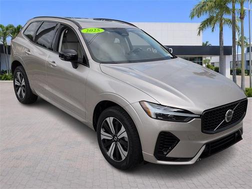 2025 Volvo XC60 Plug-In Hybrid T8 Core