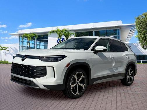 Pure White 2026 Volkswagen Tiguan 2.0T SE