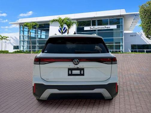 Pure White 2026 Volkswagen Tiguan 2.0T SE
