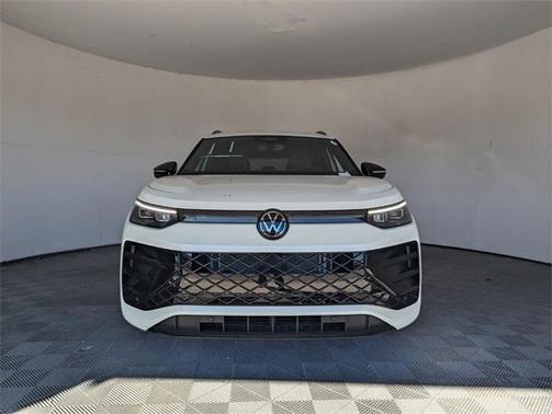 2025 Volkswagen Tiguan 2.0T SE R-Line Black