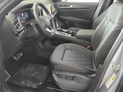 2025 Volkswagen Atlas Cross Sport 2.0T SEL Premium R-Line