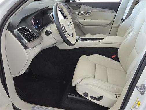2024 Volvo XC90 B6 Ultimate Bright Theme 7-Seater